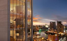 Luxury Apartment Manchester With Balcony Views